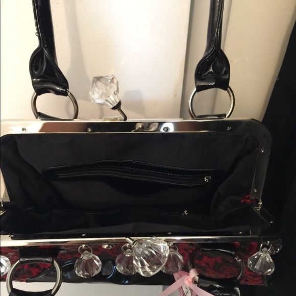 Black and Red leopard purse - Picture 2 of 3